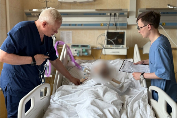 В Иркутске мужчину с сапбордом унесло под причал на Ангаре