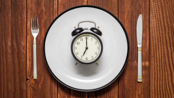 Врач Калошина: продолжительный голод вызывает головную боль и раздражительность